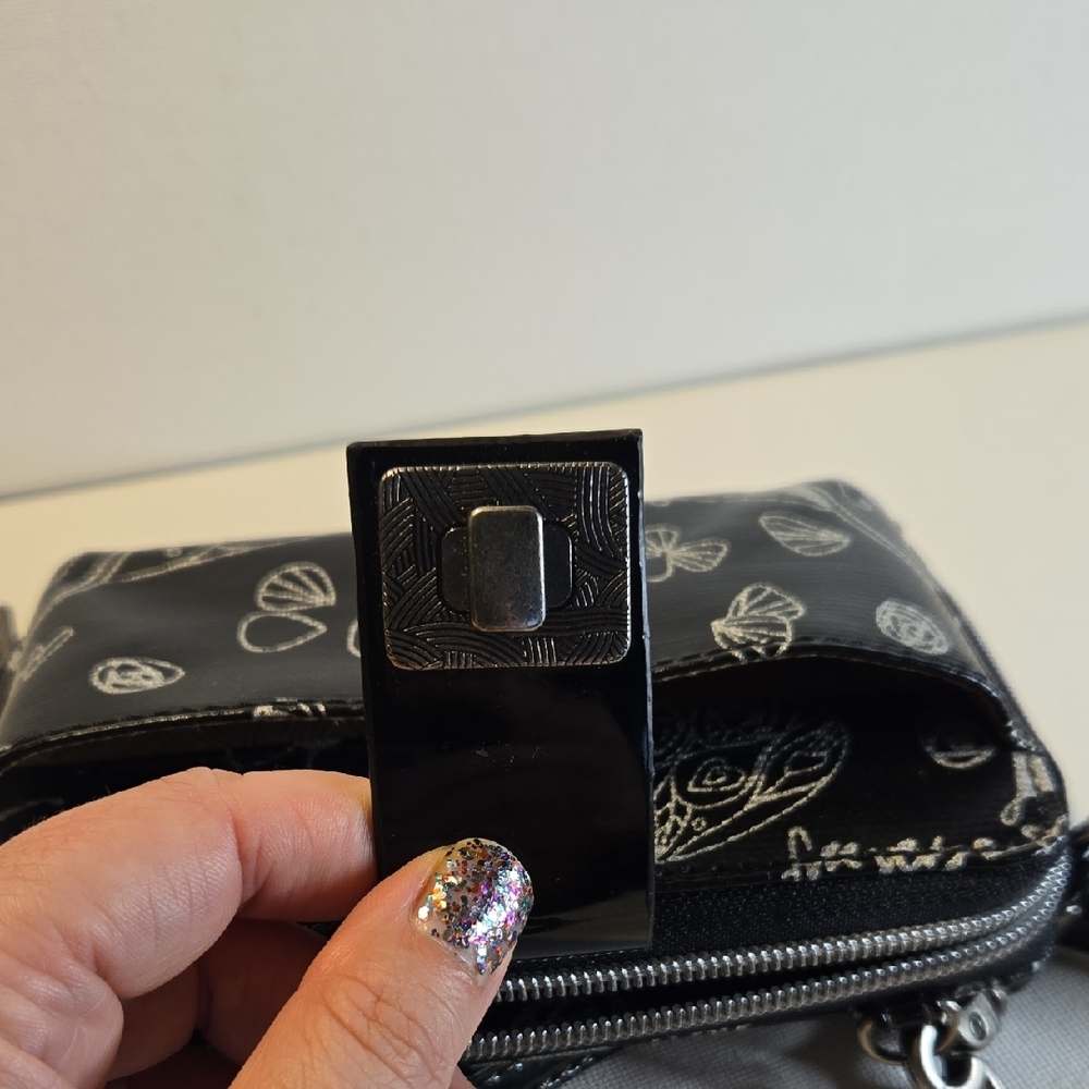 Sakroots Black and White Convertable Crossbody / Wristlet Wallet Bag - Picture 6 of 13